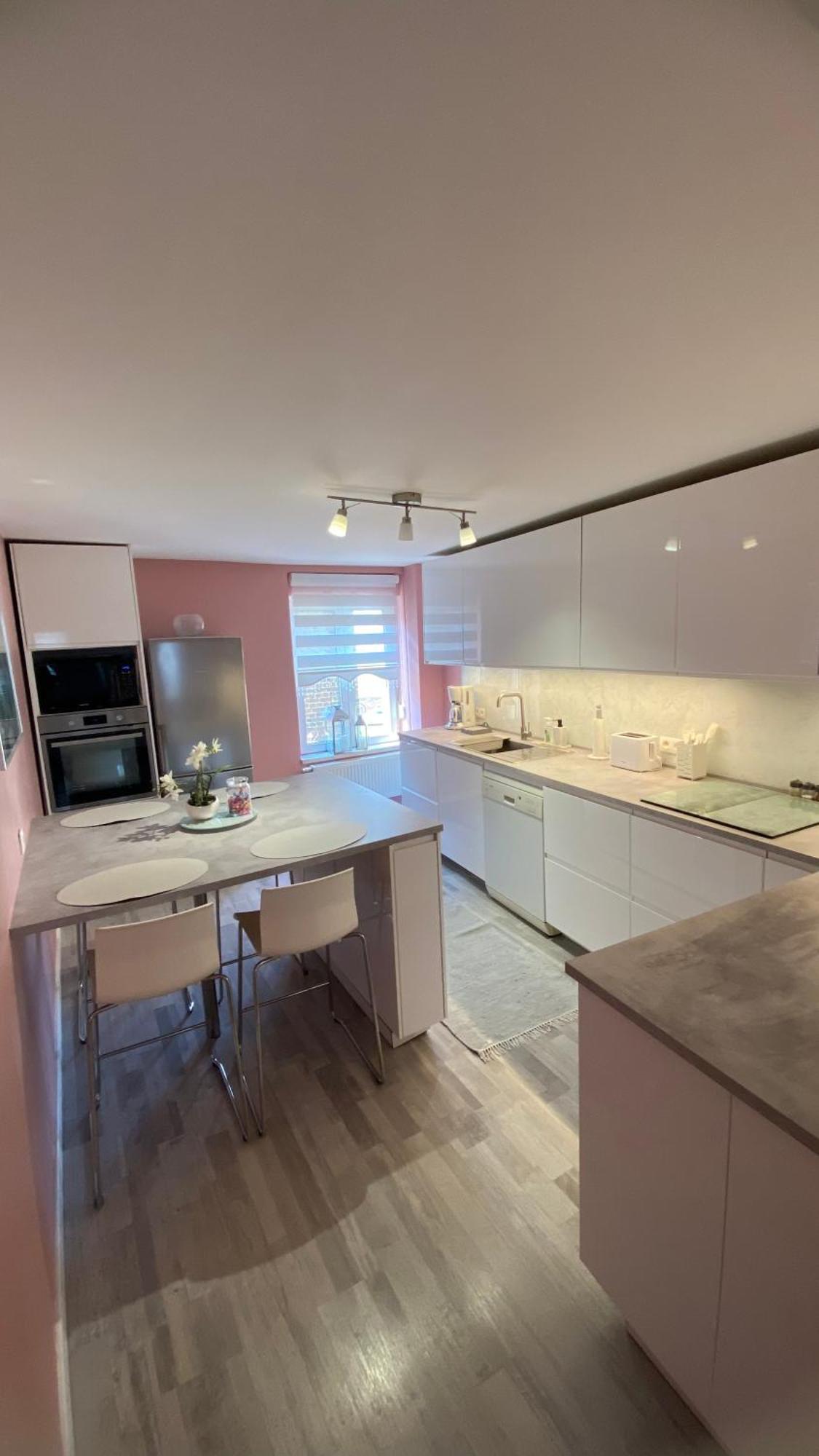 Next2Airport - Appartement House Of Lions 然萨特 外观 照片