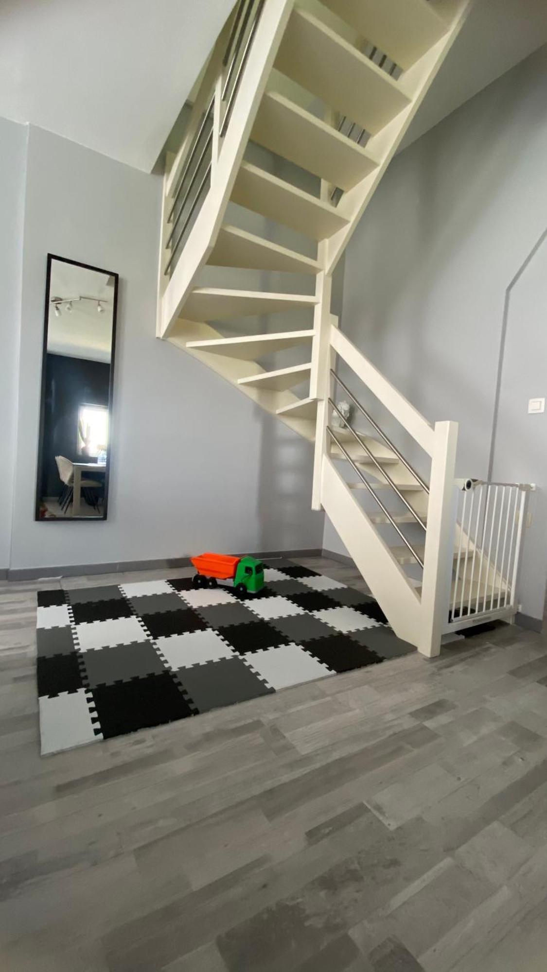 Next2Airport - Appartement House Of Lions 然萨特 外观 照片